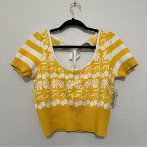 NWT Anthropologie Maeve women’s Trixie Sweater Tee Tropical Fruit Cherries small